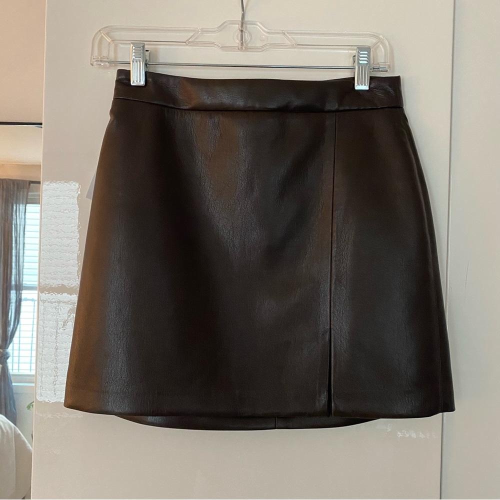 ARITZIA - Patio Mini Skirt
